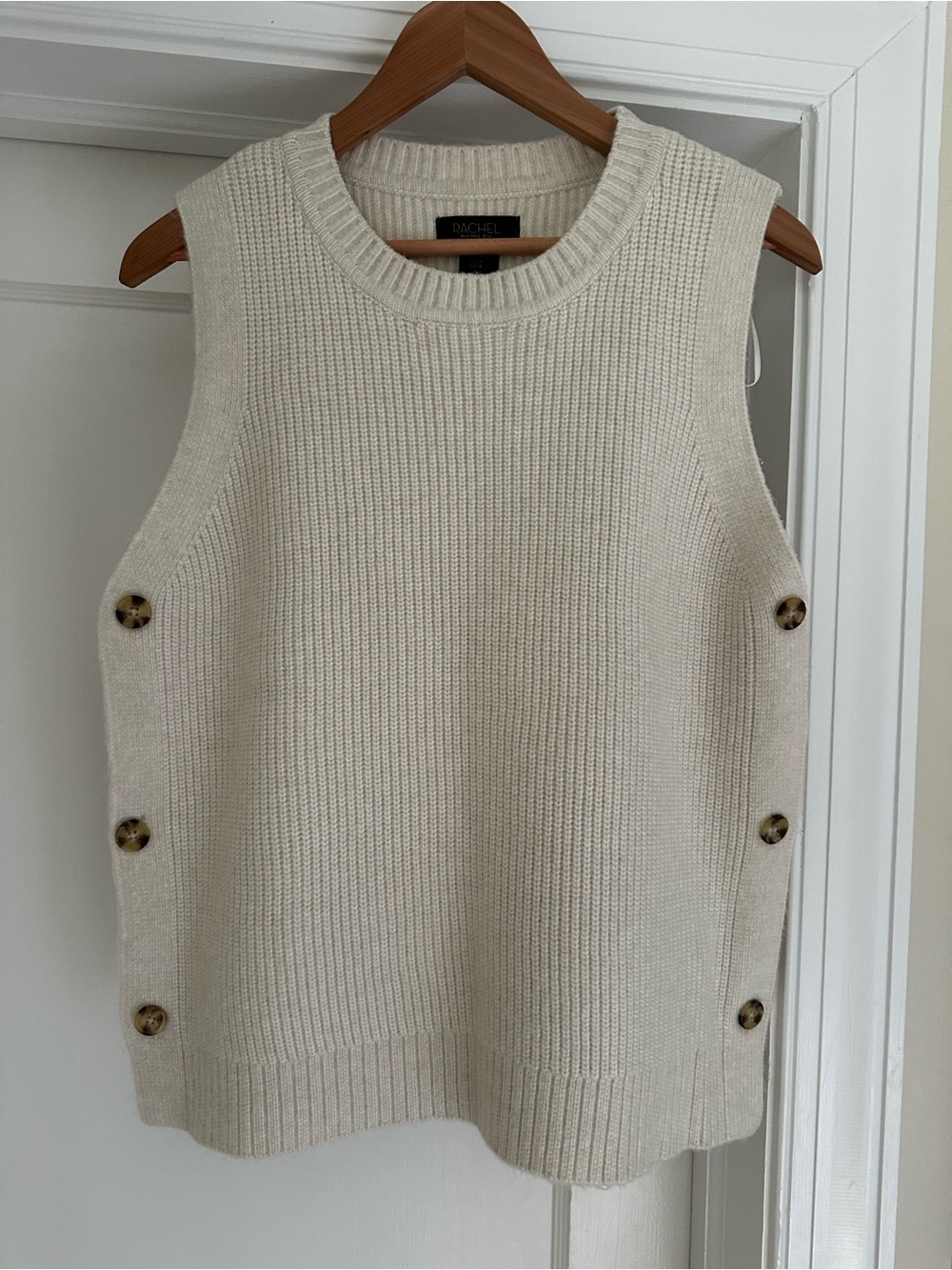 NWOT RACHEL Rachel Roy Cream Sleeveless Button-Side Knit Vest